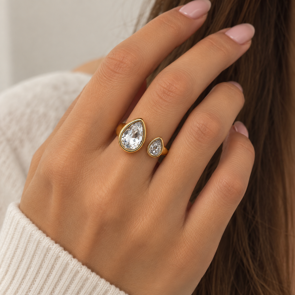 Aurelia Teardrop Ring