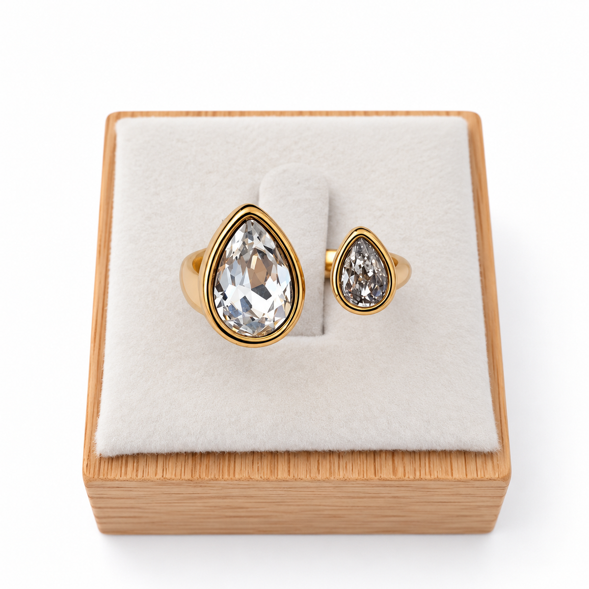 Aurelia Teardrop Ring